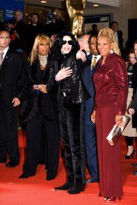 Simon (left) spent two weeks protecting Michael Jackson. Credit: Alamy